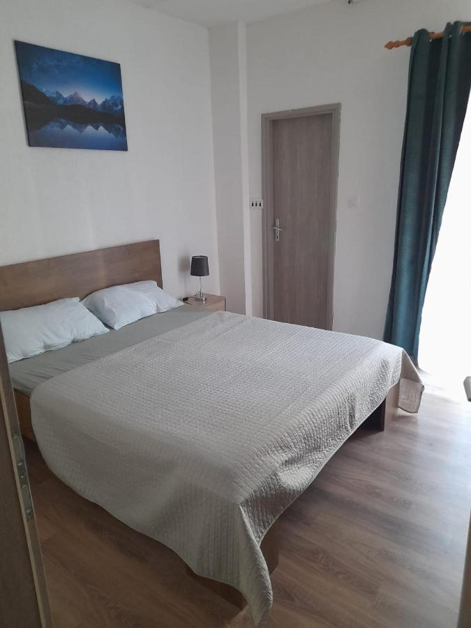 Apartment Sanja Макарска Екстериор снимка